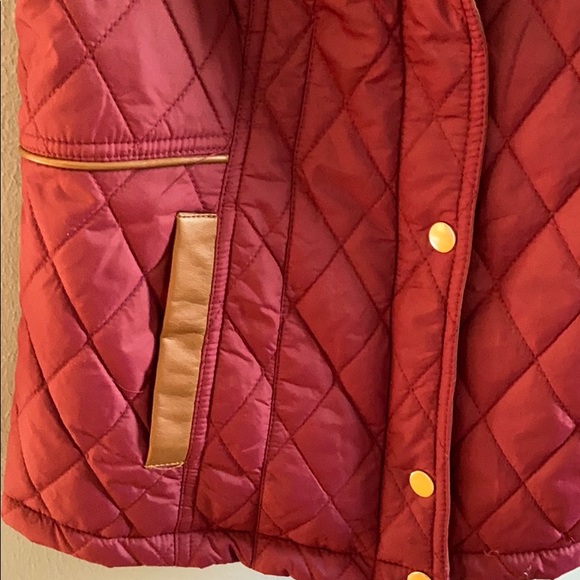 Comfy maroon vest size L from altardstate - Picture 3 of 4